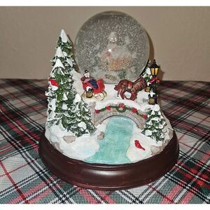 Victorian Trading Co. Lighted Christmas Musical Snow Globe